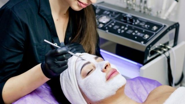 Robert Fiance Beauty School - Perth Amboy