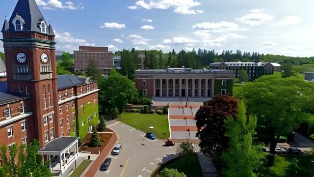Holy Cross College