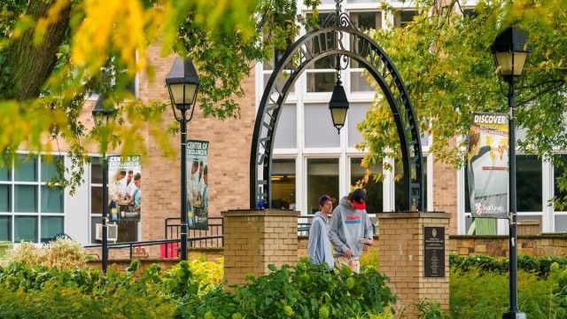 Saint Xavier University